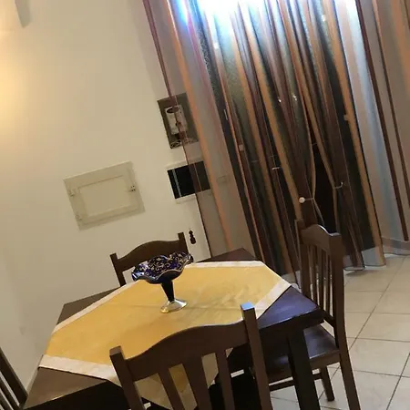 בית נופש Dimora Serafini לצ'ה
