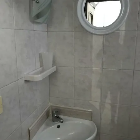 בית נופש Dimora Serafini לצ'ה